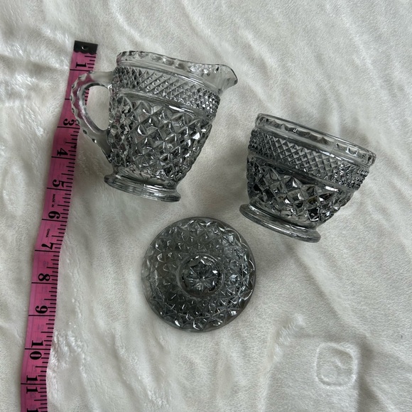 Vintage Smokey gray Anchor Hocking Diamond Pattern
Creamer and sugar - Picture 3 of 4